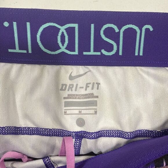 NWOT Nike Dri Fit Workout Capri Pants. Size M medium 8/10 - Picture 4 of 8